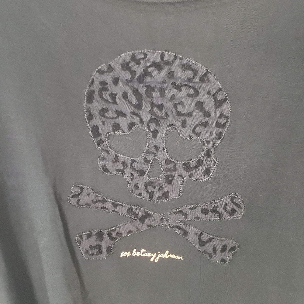 Betsey Johnson Womens Casual Shirt Black Skull Cross Bones Long Sleeve T…